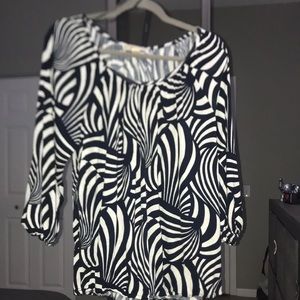 Michael Kors white and navy swivels top 3/4 sleeves with elastic